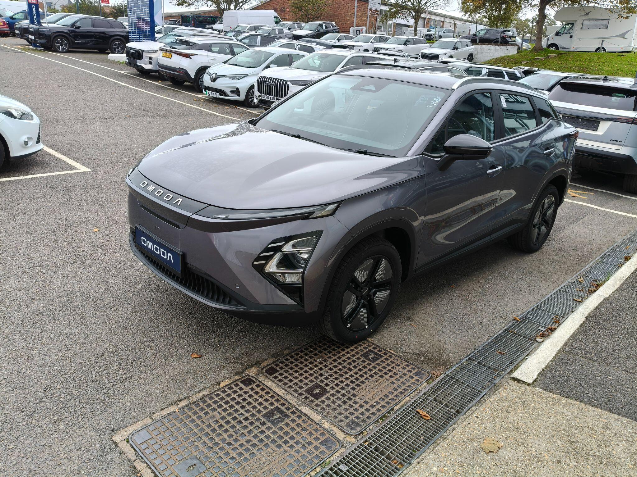 Large vehicle image